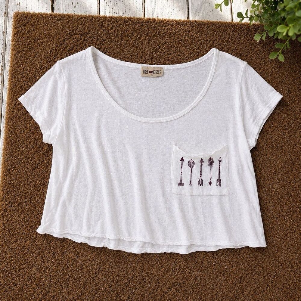 Free Kisses Arrow Pocket Crop Tee White Boho Festival Tumblr Small